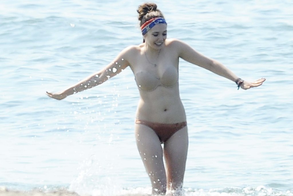 Elizabeth-Olsen-Bikini-Photoshoot